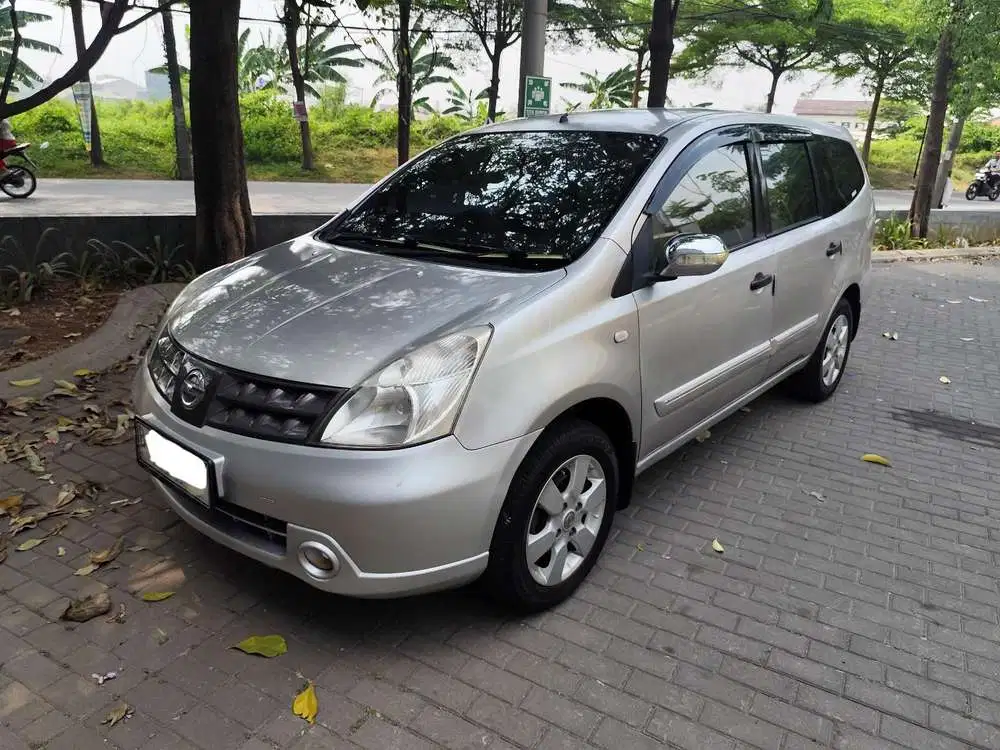 Nissan Grand livina XV 1.5 Manual tahun 2010 good condition