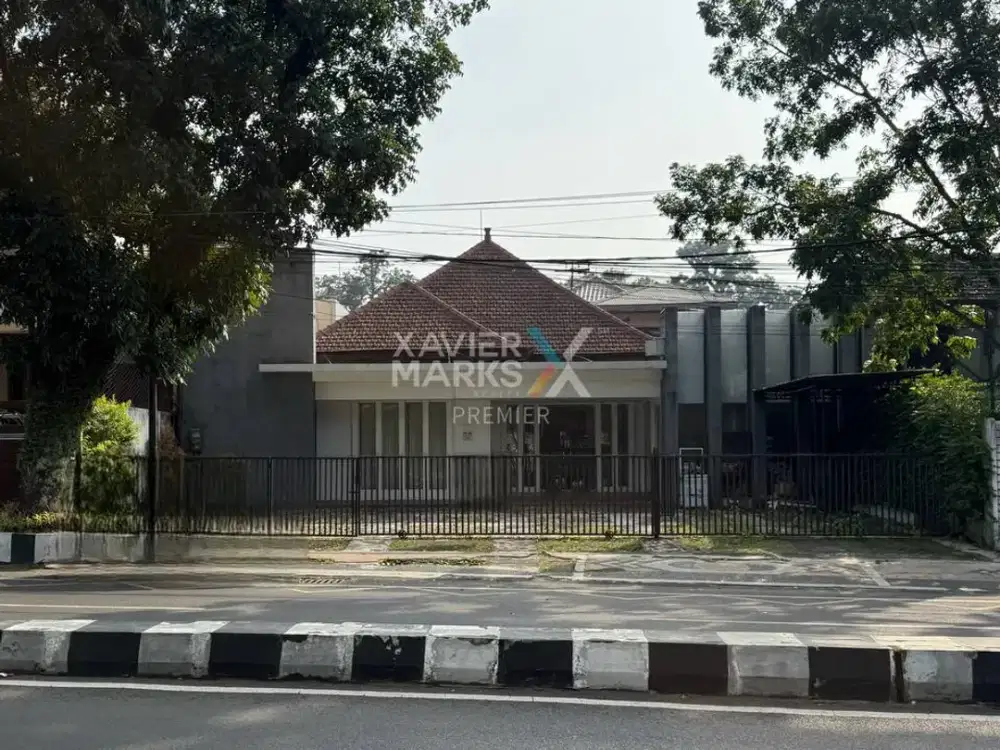 LOKASI PREMIUM  Disewakan Rumah Usaha Lokasi Strategis di Area Jalan Ijen, Klojen Kota Malang  berada di poros jalan utama tengah kota  ⁠cocok dif