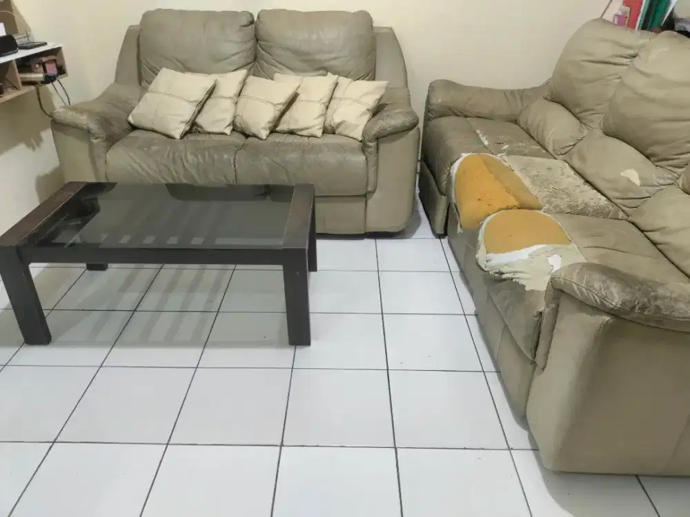 *PRELOVED CELLINI – Sofa + Bantal + Coffee Table*