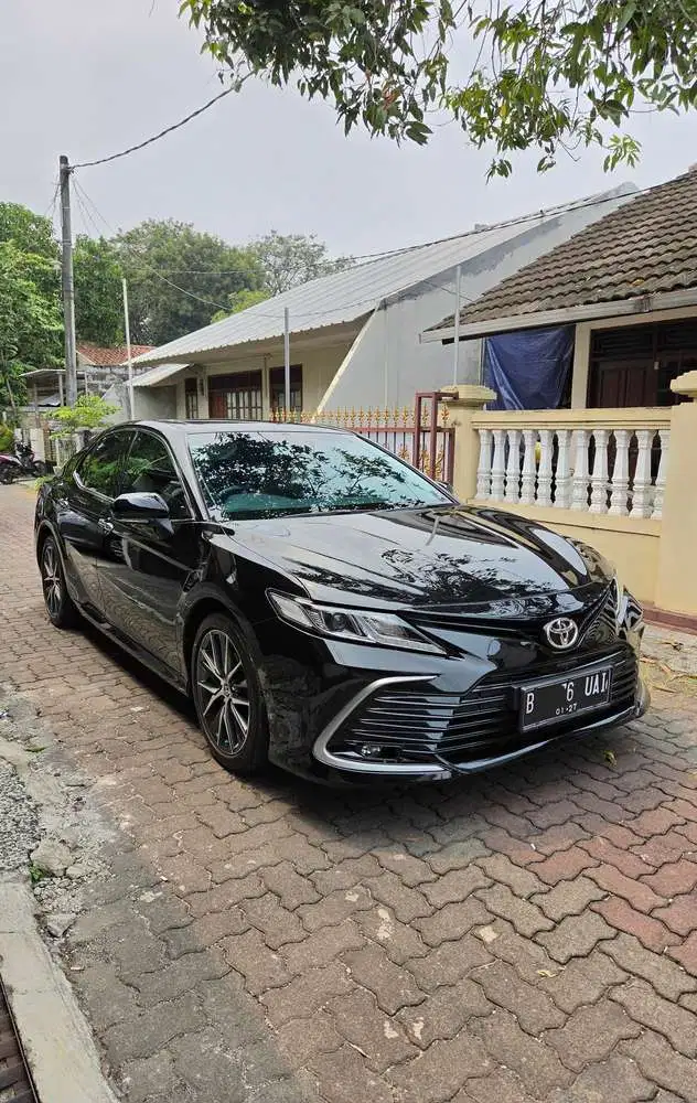 Toyota New Camry 2.5 V Tahun 2021 Facelift Pemakaian 2022