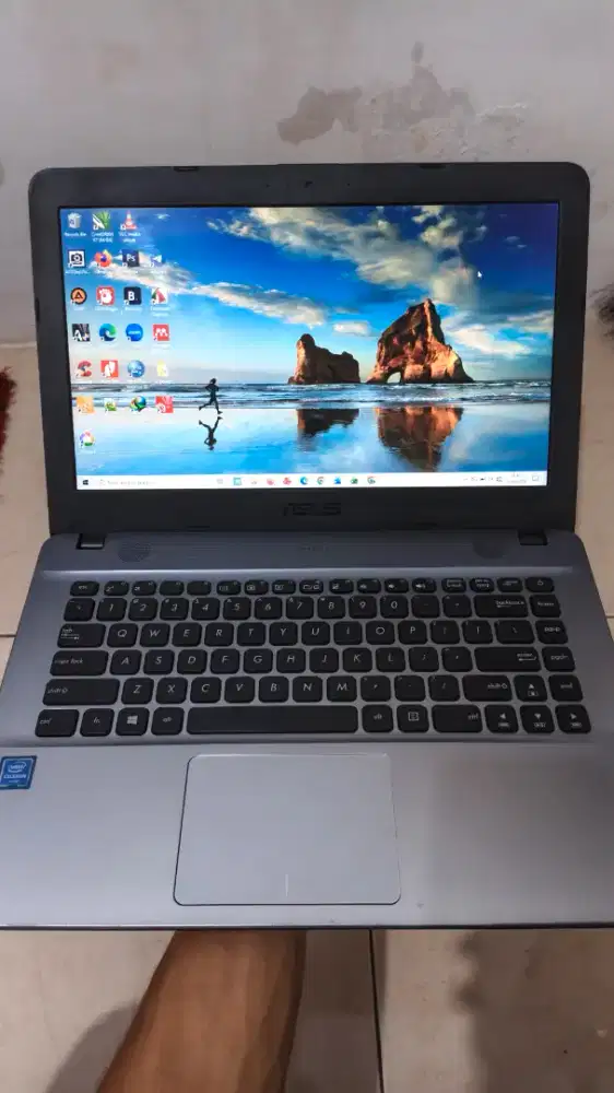 Laptop ASUS Vivobook X441M