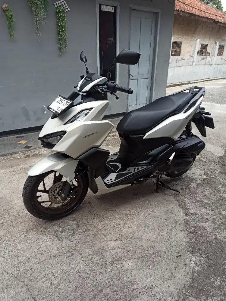 Vario 160 CBS 2024 Mulus low km 3 ribu
