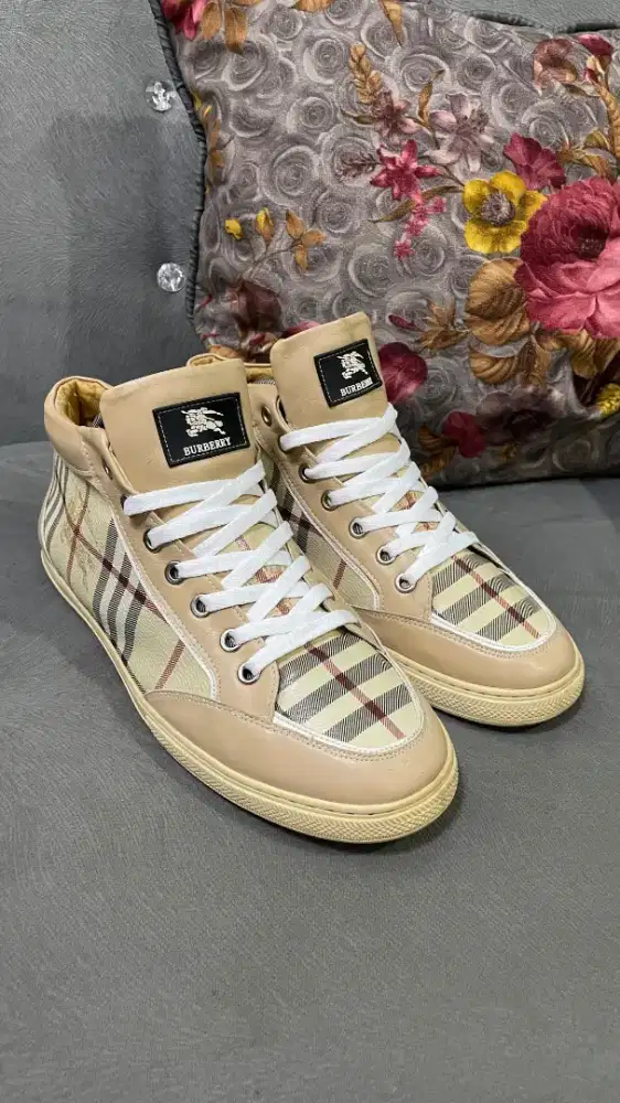 Sepatu italy burberry size 42 sneakers casual not prada bally gucci LV