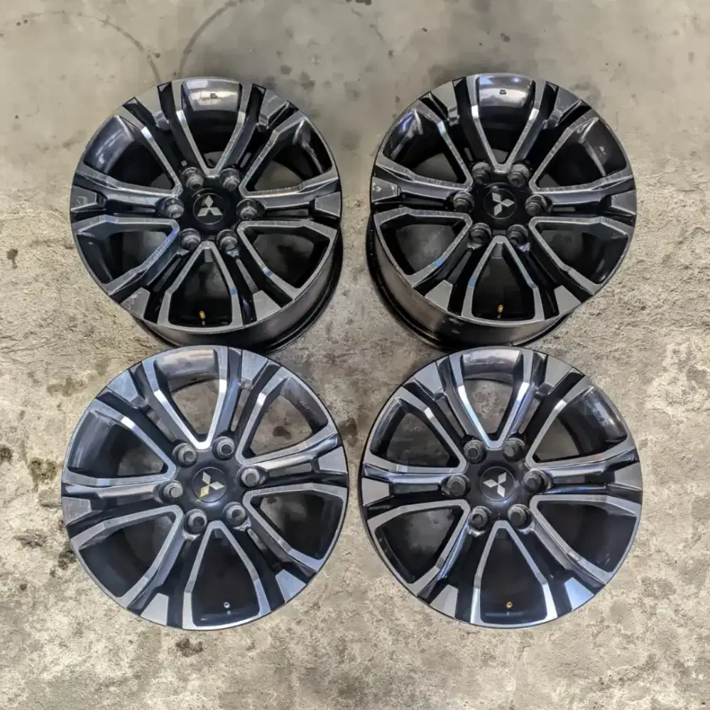 Velg oem pajero rockford r18 6x139