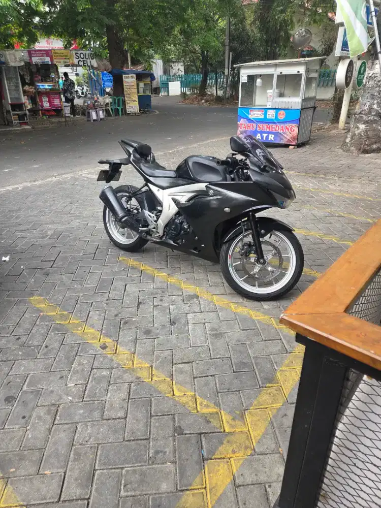 GSX 150 Ganteng Low KM dijual aja