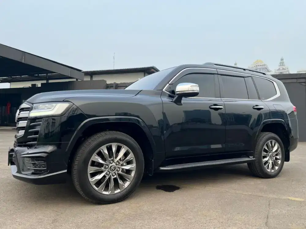 TOYOTA Land Cruiser VXR 300 AT 2024