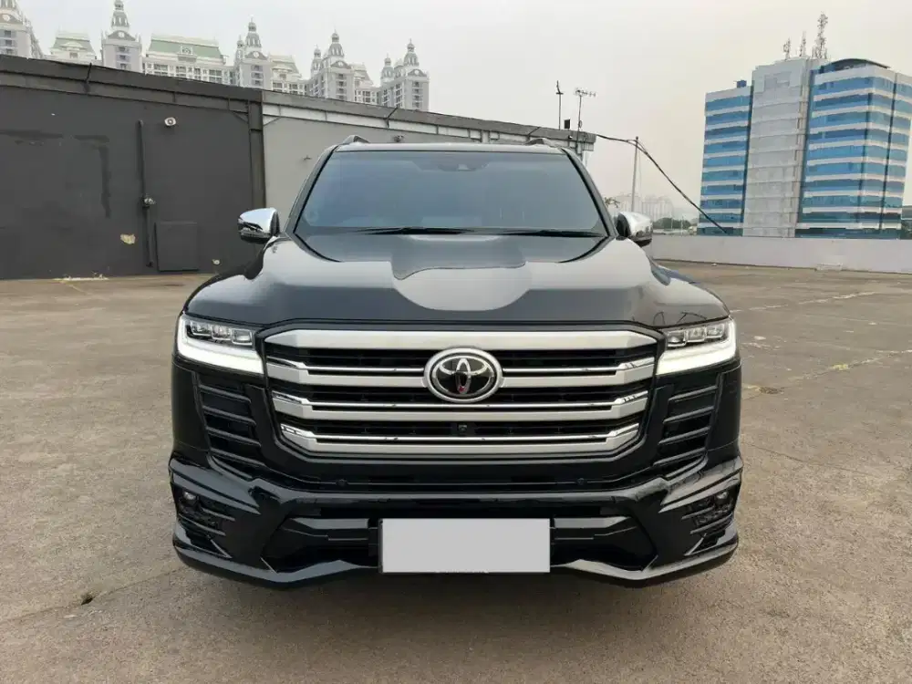 TOYOTA Land Cruiser VXR 300 AT 2024