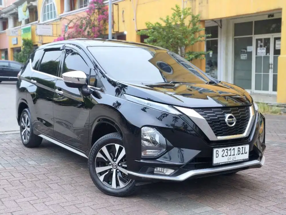 Livina VL AT 2019 Hitam Metalik Km84rb Pajak Panjang