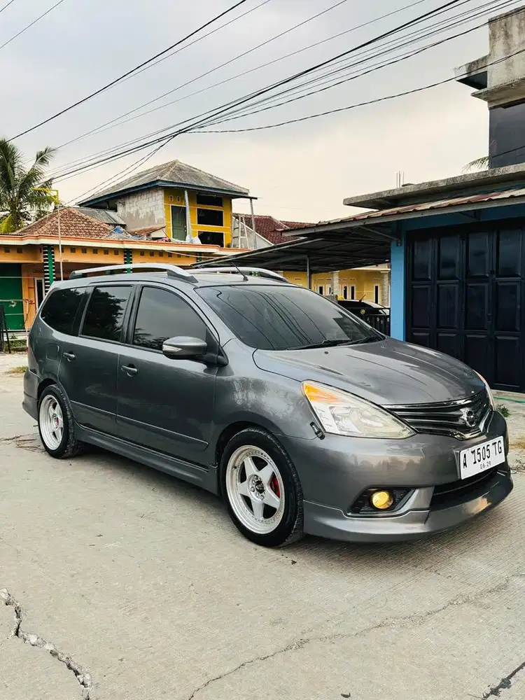GRAND LIVINA HWS 2014 MATIC