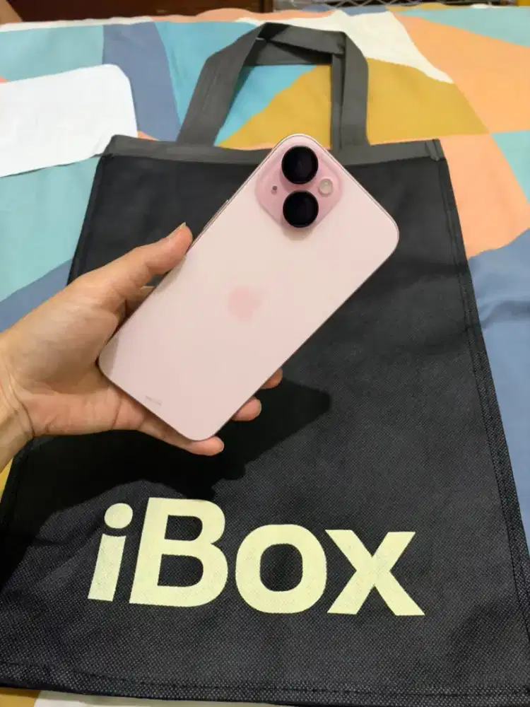 Jual Iphone 15 pink 128 gb - Masih mulus