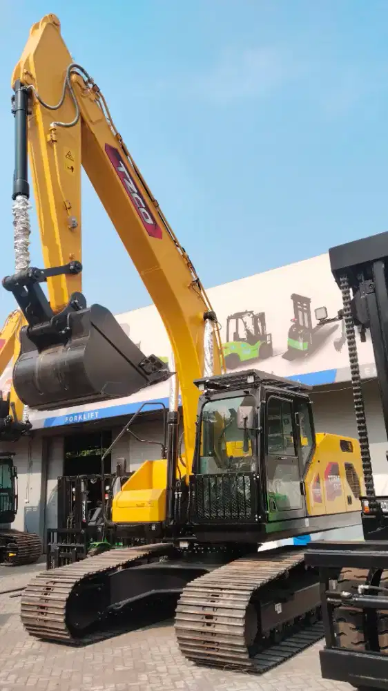 Excavator TZCO kelas 21 ton type TZ215