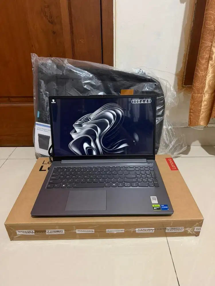 Lenovo LOQ 15IAX9E i5-12450HX RTX3050 6GB 16GB 1TB Garansi+ADP 2027