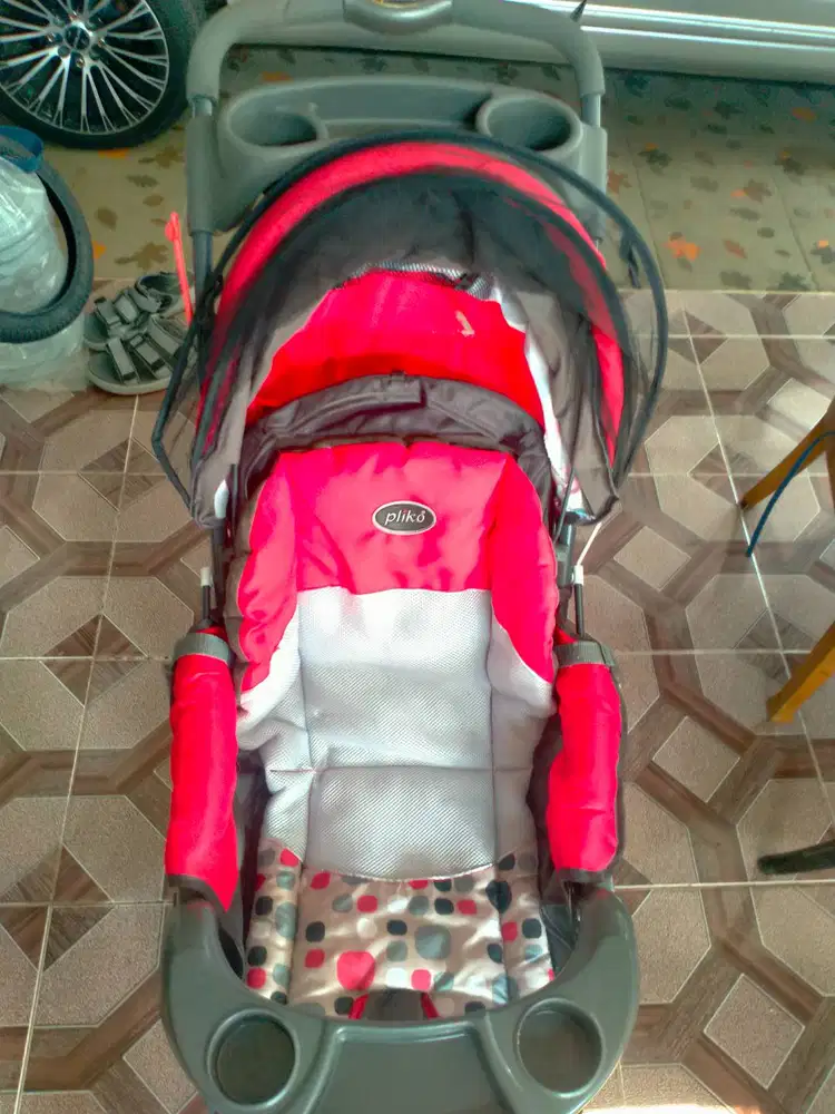 di jual stroller pliko kondisi 90%