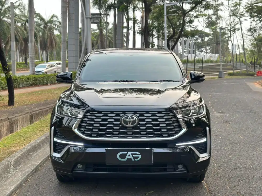 Toyota Inova Zenix V 2.0 AT 2024 Hitam