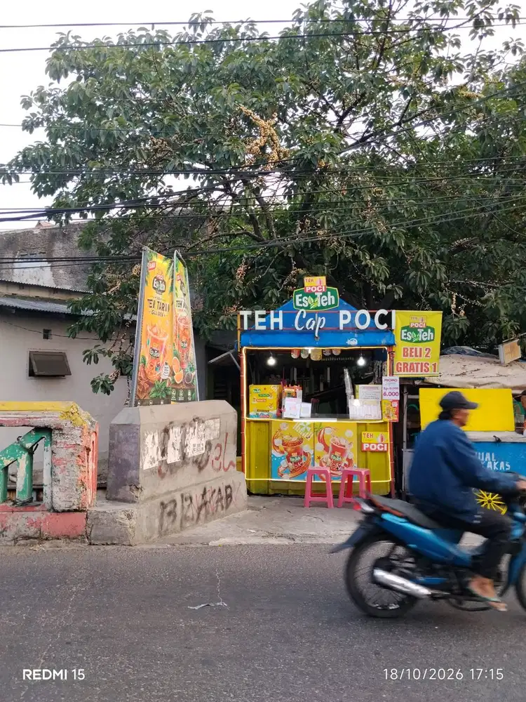 Dibutuhkan jaga booth es teh poci
