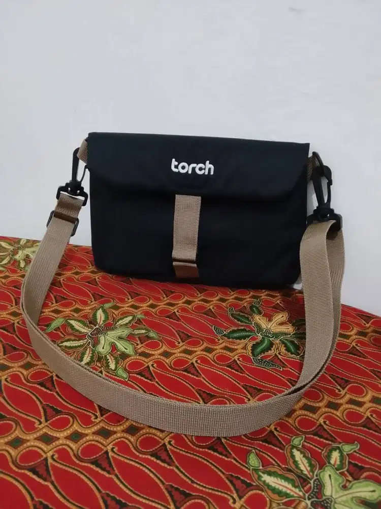 Tas Selempang Torch