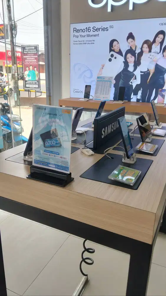 Kredit HP di Erablue Palumbonsari cukup KTP dan HP Pribadi