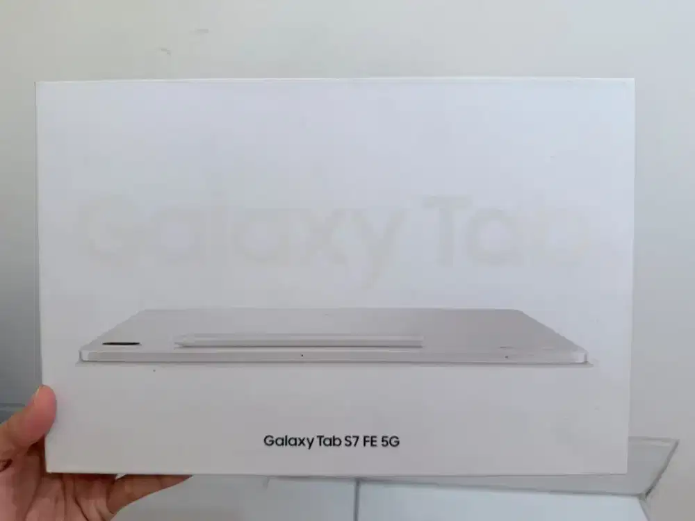 Tab Samsung S7 FE 5G 6/128gb
Fullset
Include kybord (minus pen)
