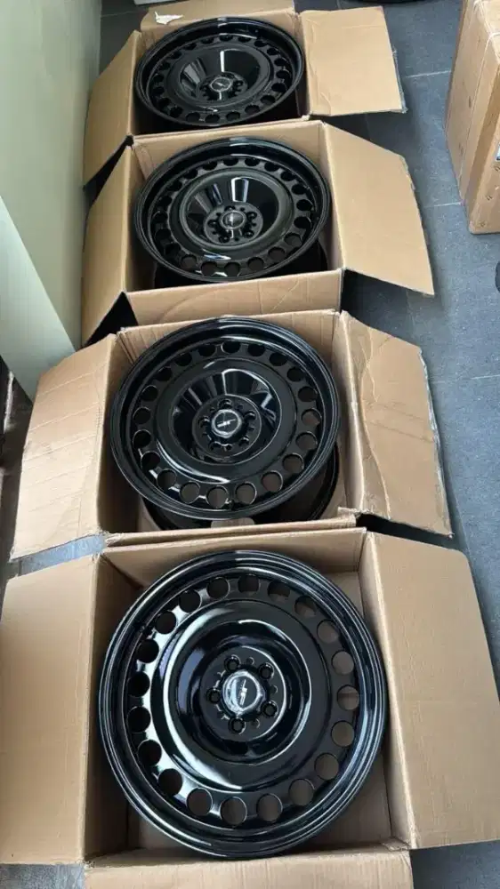 JF Luxury FF1 Bronco Jaecoo J5 R18 5x108