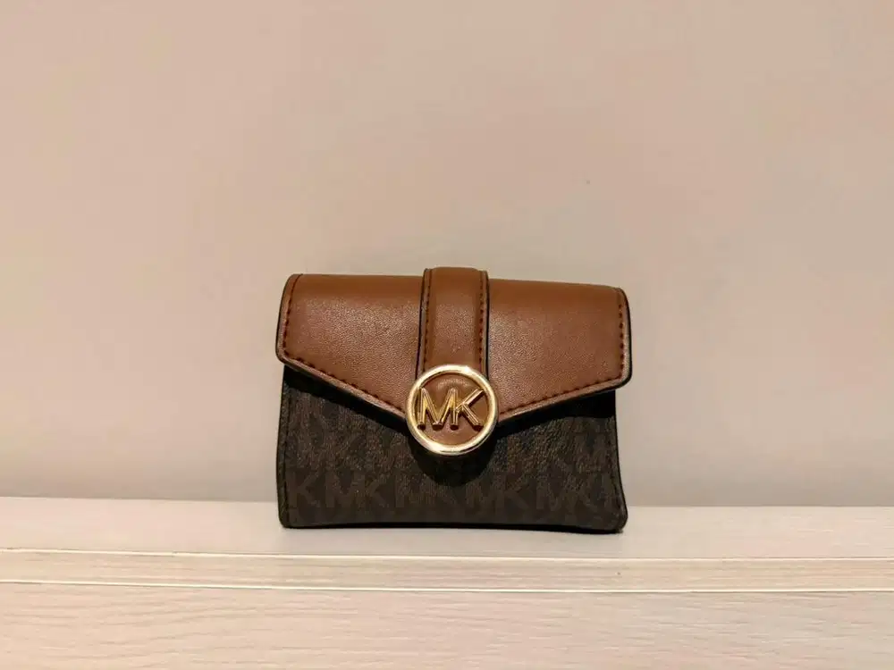 Michael Kors Carmen Medium Bifold Wallet brown