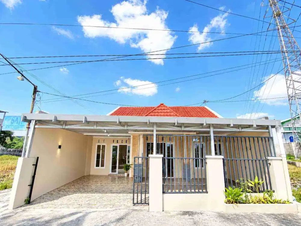 Rumah Strategis Tepi Jalan Utama Dekat Graha Sababuana
