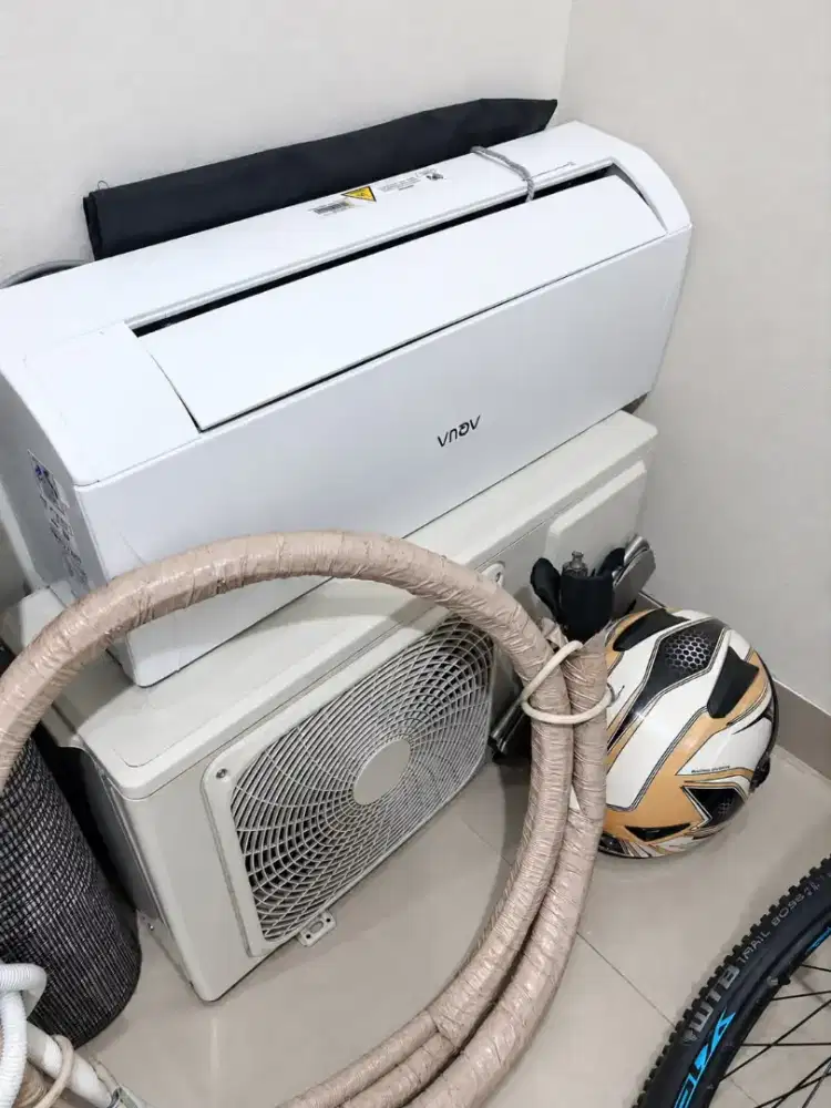 AC AQUA 1/2 PK R32 Indoor dan Outdoor Lengkap Bekas Siap Pakai