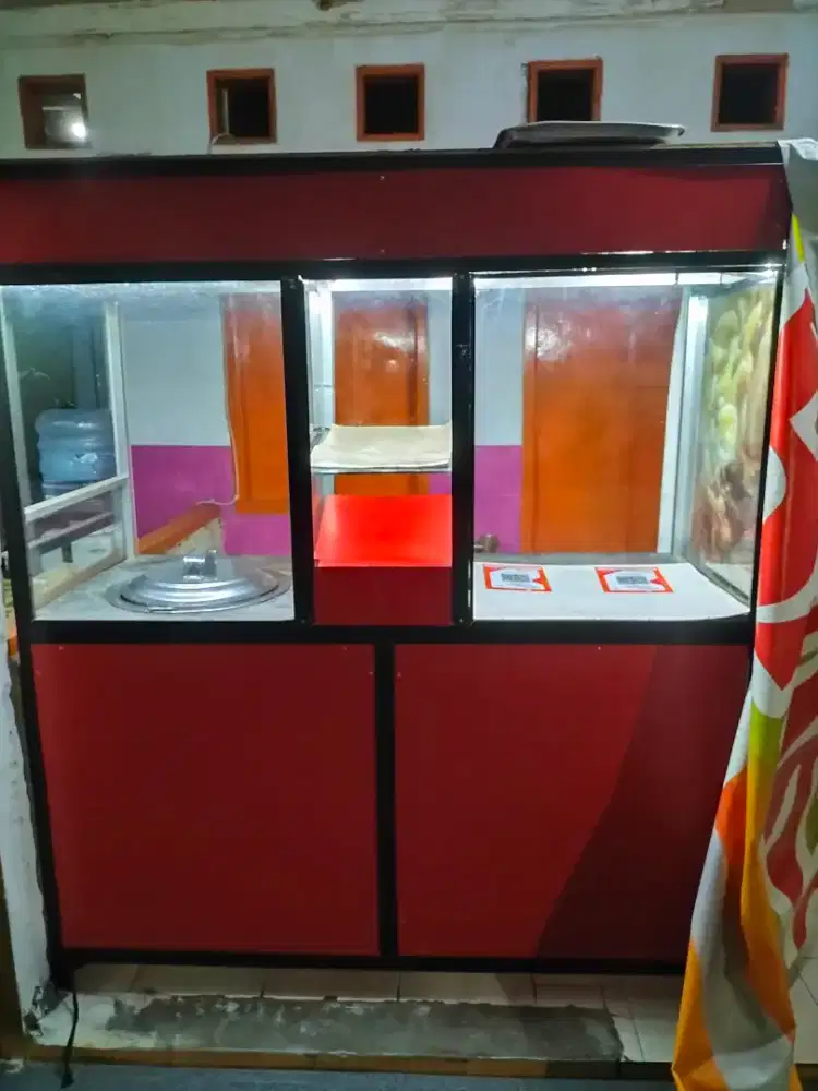 Dijual Gerobak Bakso Mie ayam Mangkal