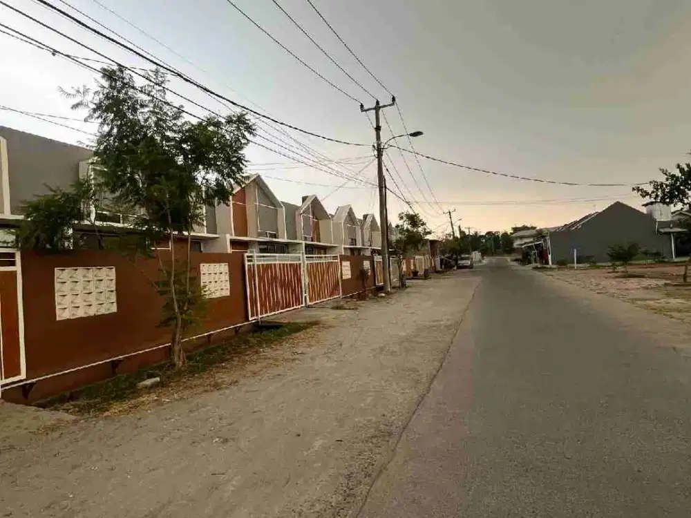 Rumah komersil jalan boulvard di cileungsi