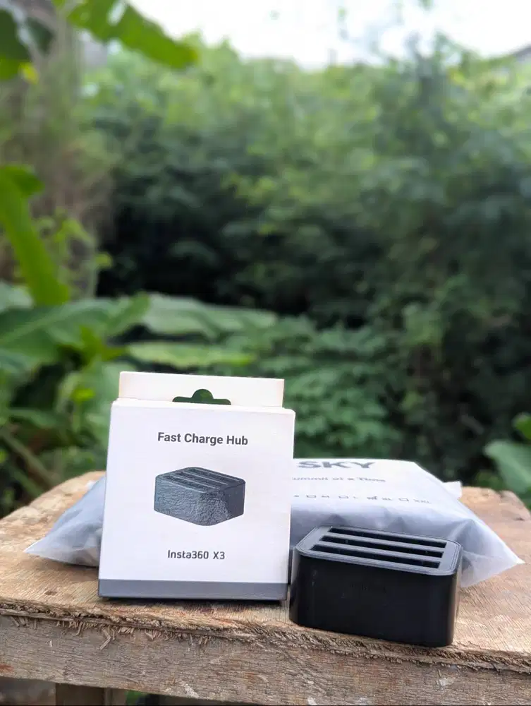 Insta360 X3 Fast Charge Hub Like New
