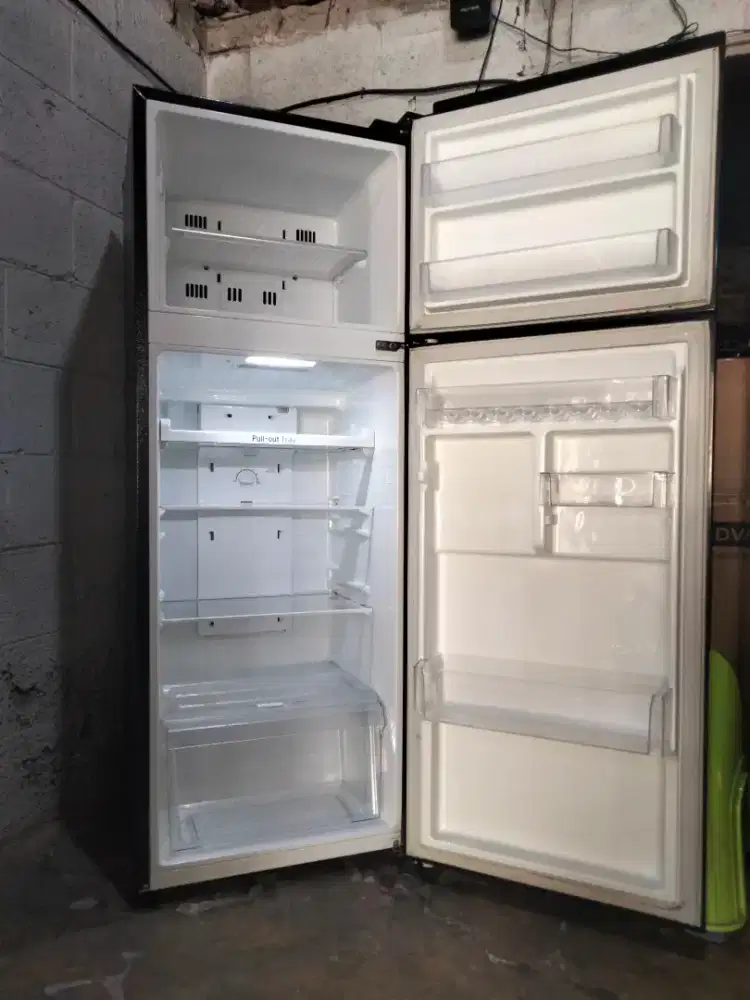 KULKAS 2PINTU ( LG )