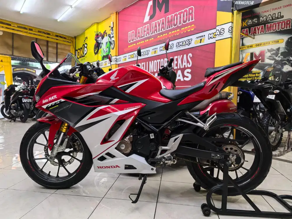 Unit pilihan/ NEW CBR 150R TAHUN 2022