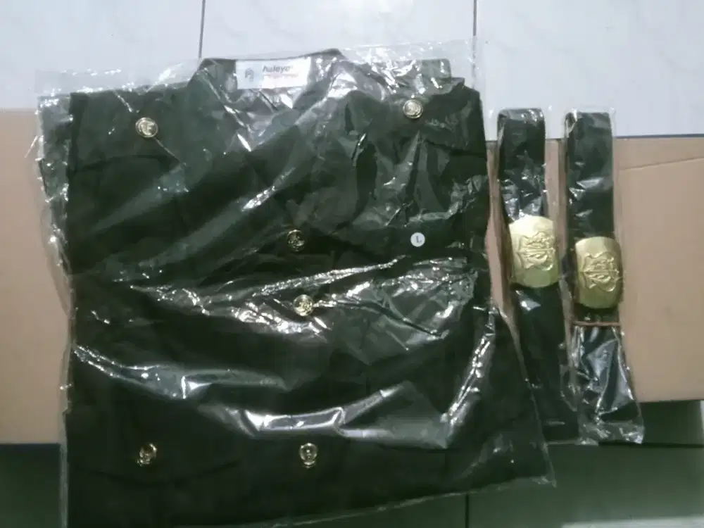 Jual sepatu PDL dan PDH, Seragam Safari, dan sabuk kecil