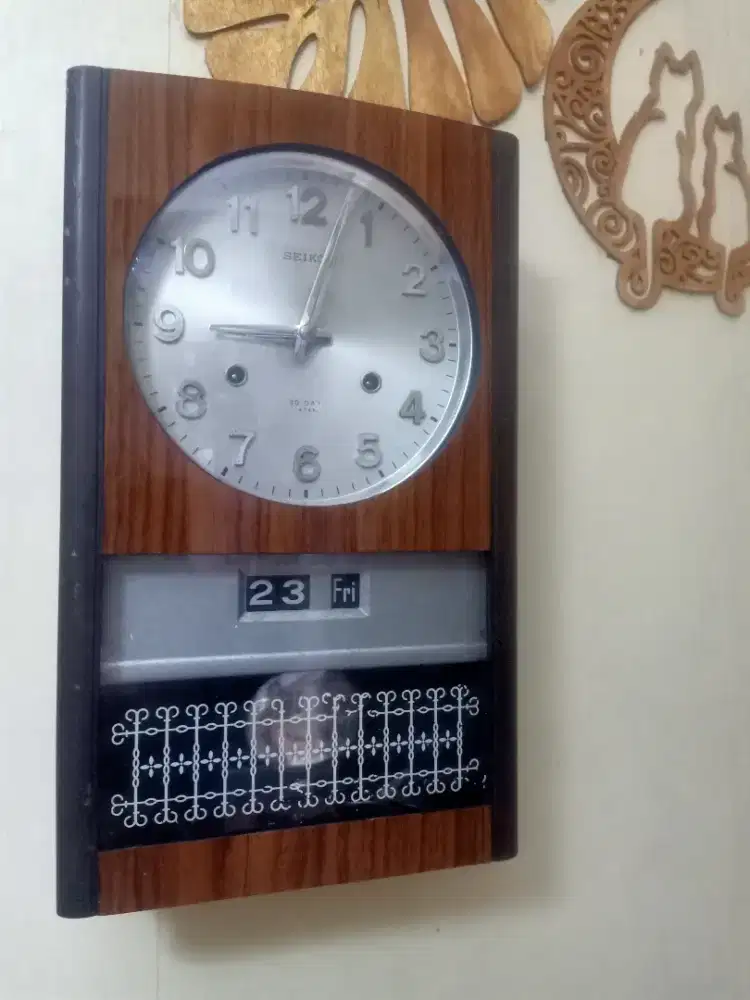 Jam dinding antik merk seiko