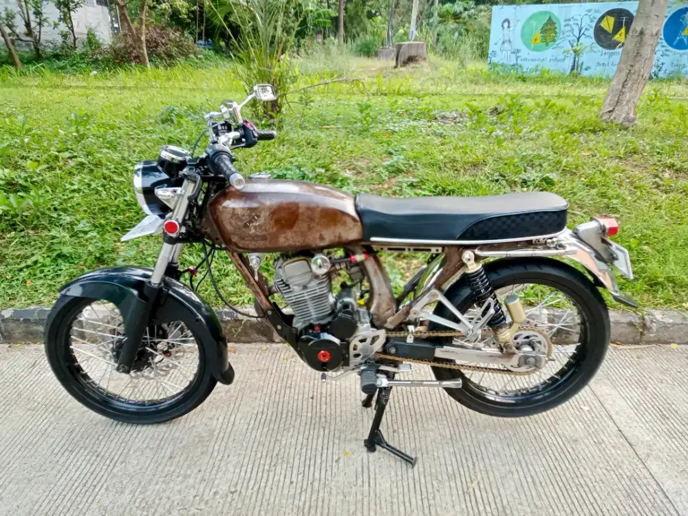 Honda CB100 Tiger