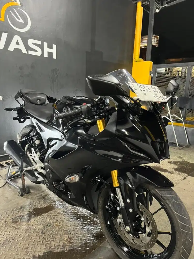 YAMAHA R15 V4 WELL CONDITION