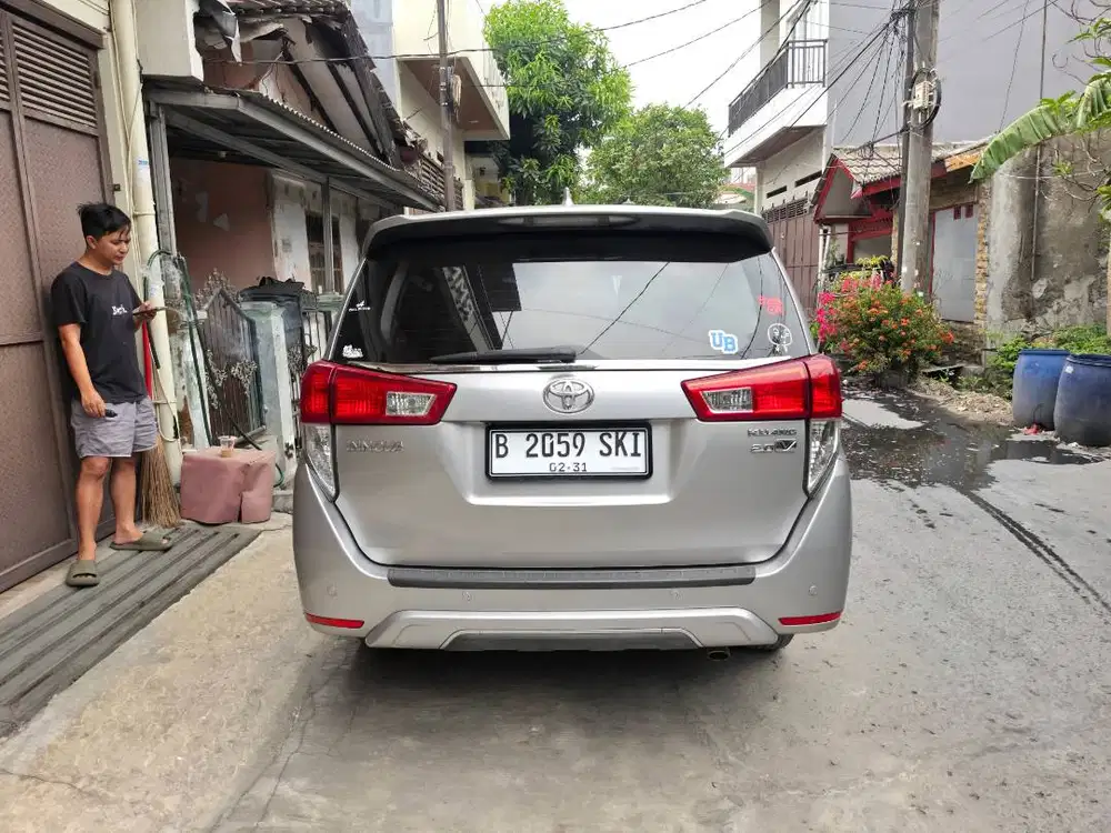 Toyota Kijang Innova Inova Reborn V AT Matic Tahun 2016 Silver , 2015