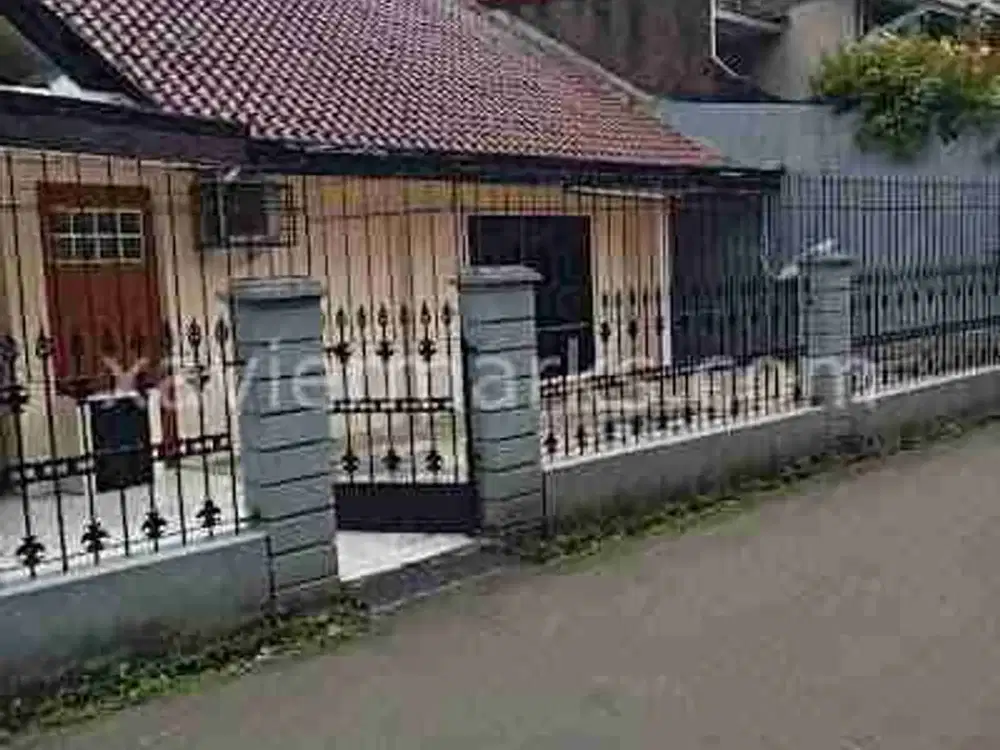 Rumah Berkamar Tidur Luas di Area Dekat Pusat Kota Bandung