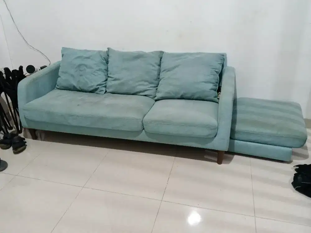 Sofa Informa bentu L kain lembut
