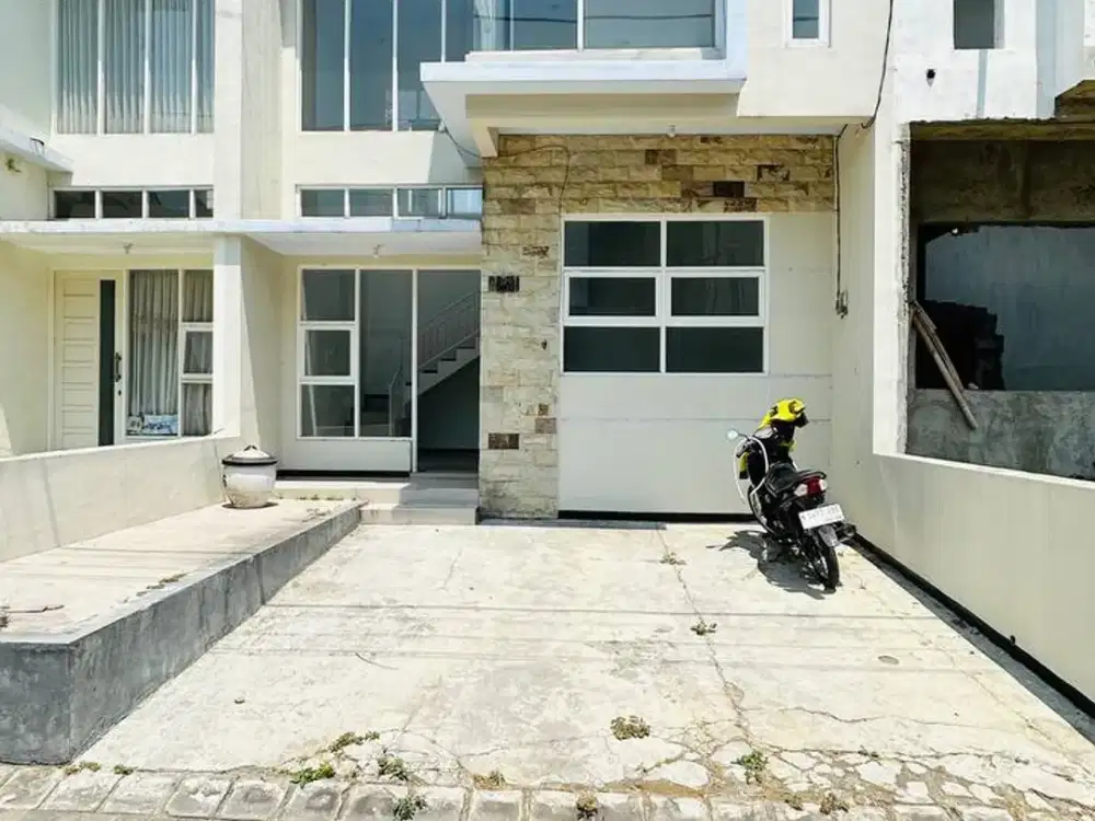 Dijual Rumah Murah 2 Lantai Siap Huni di Perumahan Manali Hill, Karangploso, Kota Malang