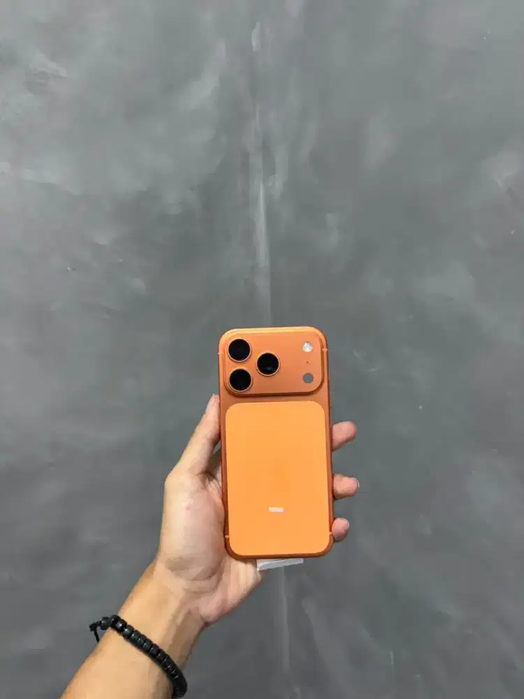 Ip 17 pro 256gb ibox Bh 99% on Mei likeneww