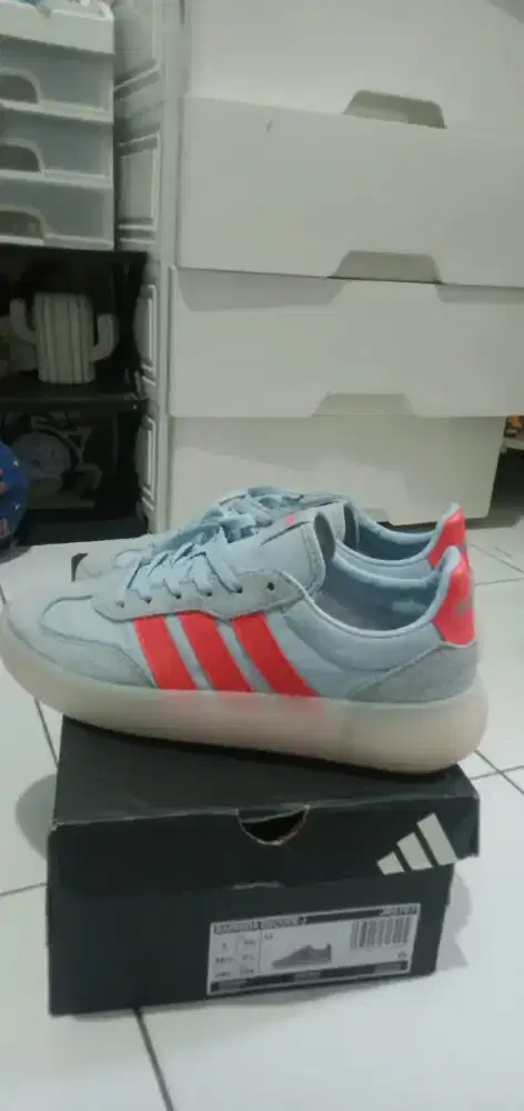Sepatu adidas barreda decode