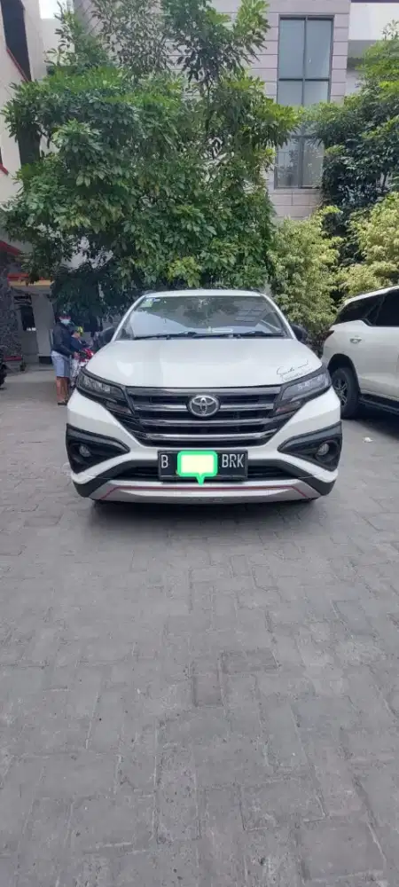 JUAL Cash Toyota Rush TRD 2021 White