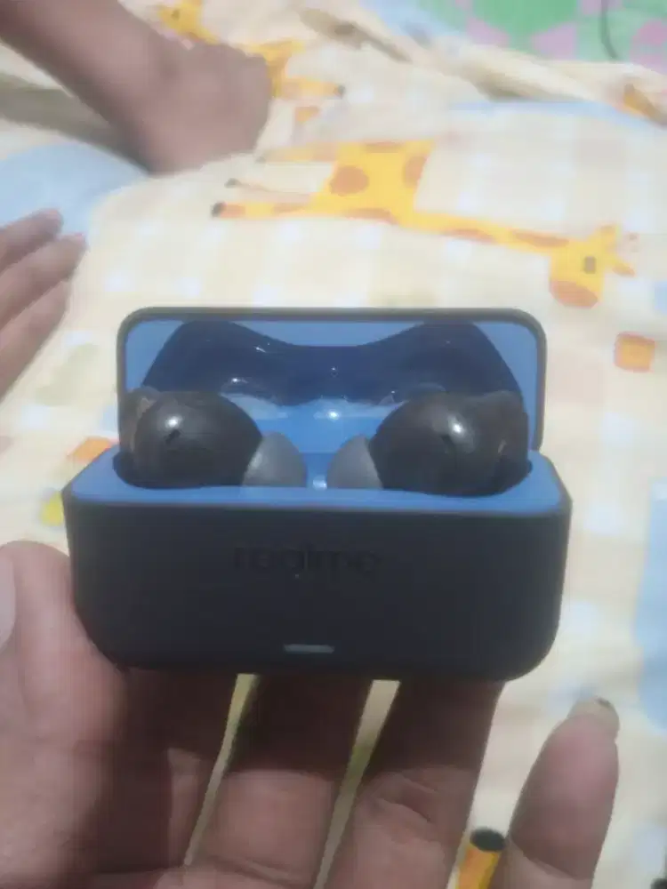 Headset realme t500 bagus mulus