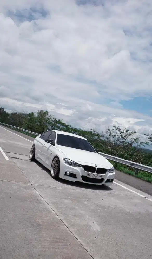 Bmw F30 320i LCI 2016