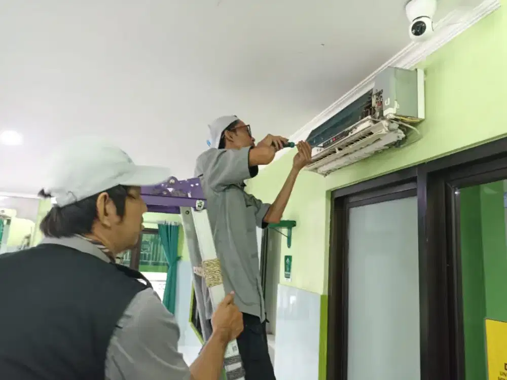 Jasa Cuci AC, Bongkar Pasang, Tambah / Isi Freon