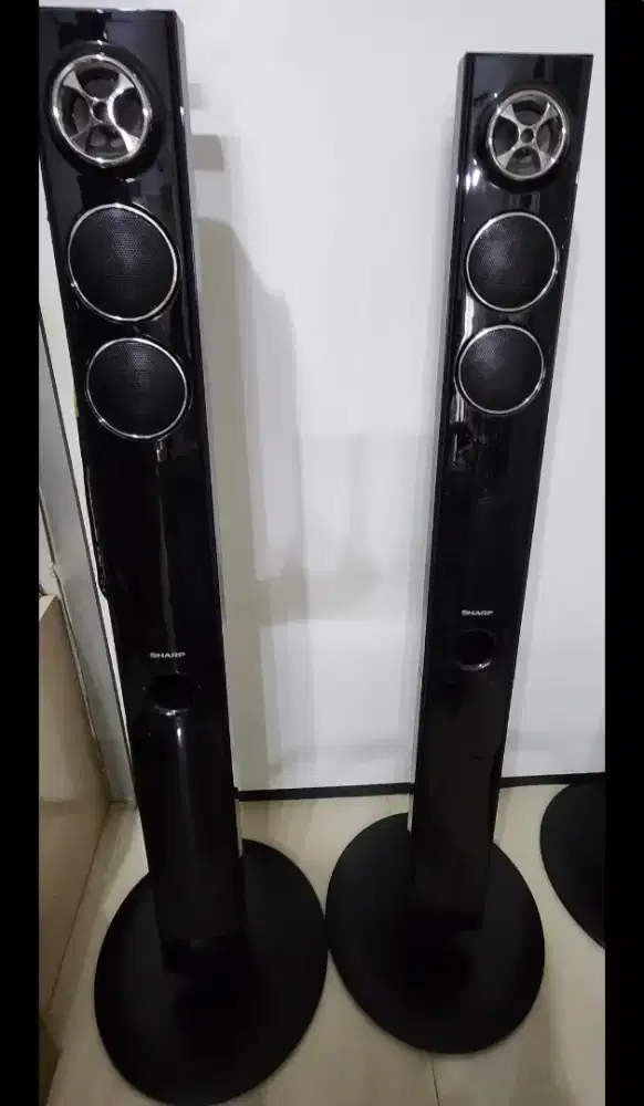 Sharp 5.1 Home Theater System – 4 Tallboy Speakers + 1 Subwoofer