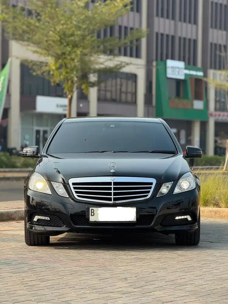 Mercedes Benz E300 W212 2010 Bensin