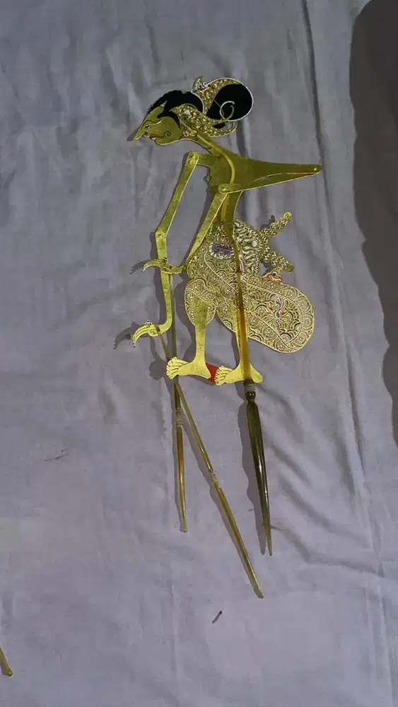 Satu set wayang kulit : Arjuna & Puntadewa