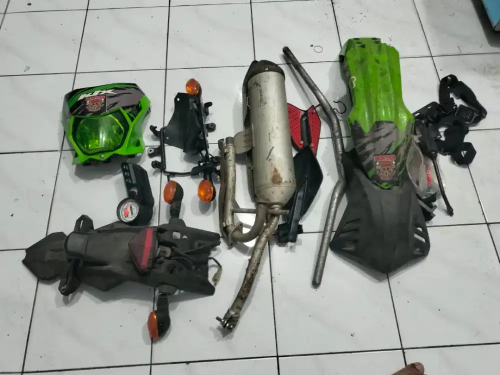 Knalpot and body motor klx borongan