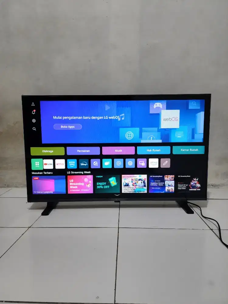 Smart TV LG 32 inci ~ masih bening normal